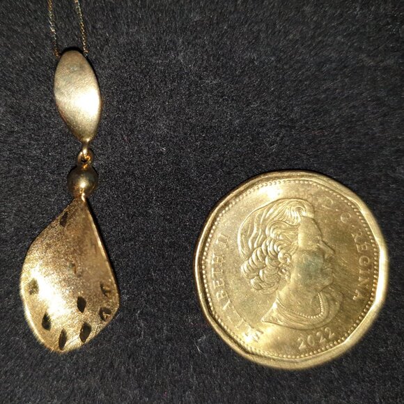 Gold Plated 925 Sterling Silver Simple Curved Leaf Pendant Necklace - Picture 2 of 9